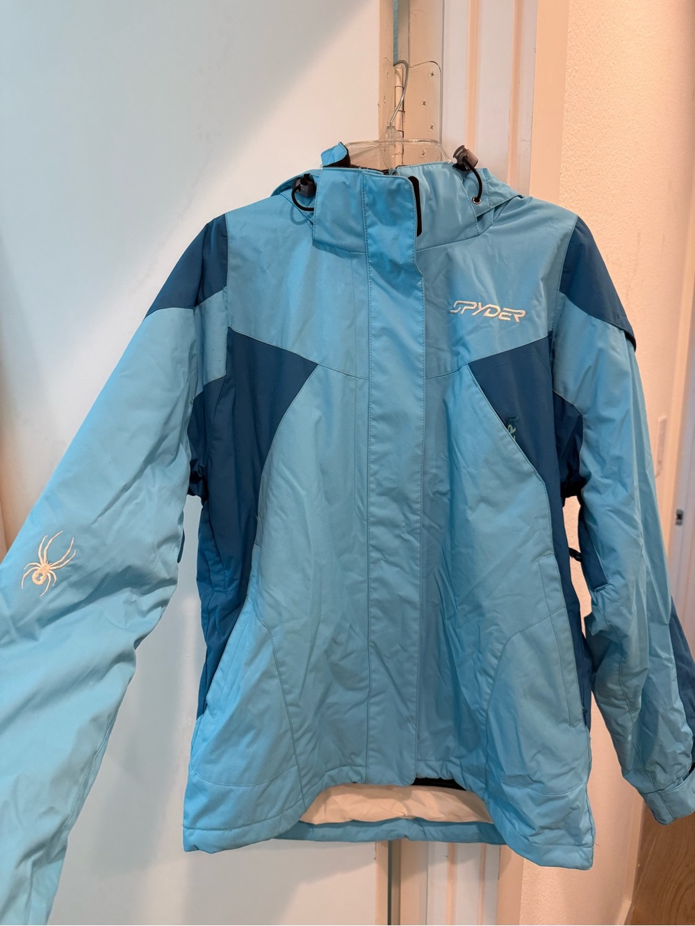 Spyder Women’s Light Blue and Teal Two-Tone ski Jacket + Thermal Base Layer